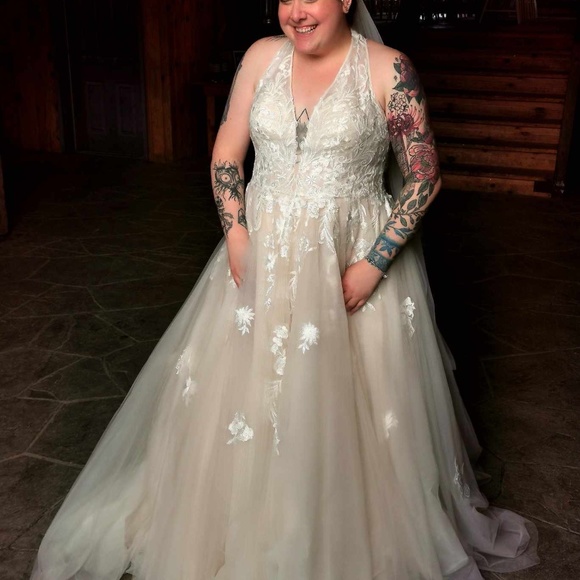 Madison James MJ611 Size 20 Wedding gown worn once - Picture 6 of 10